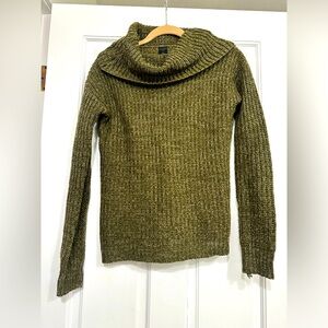 Thick knit brown sweater